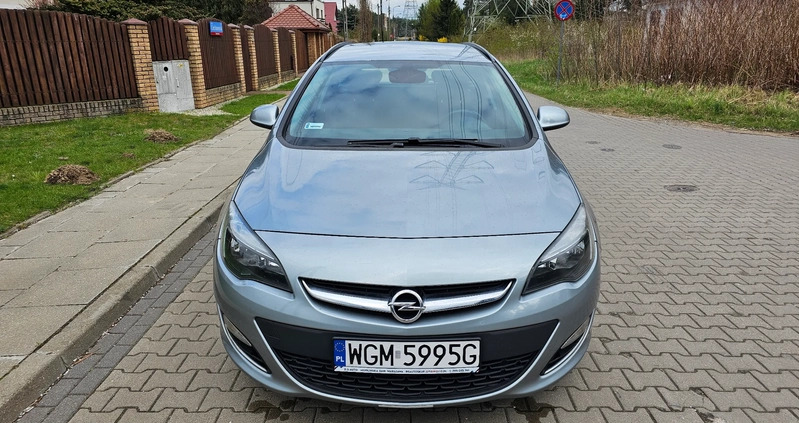 Opel Astra cena 19900 przebieg: 241000, rok produkcji 2013 z Libiąż małe 704